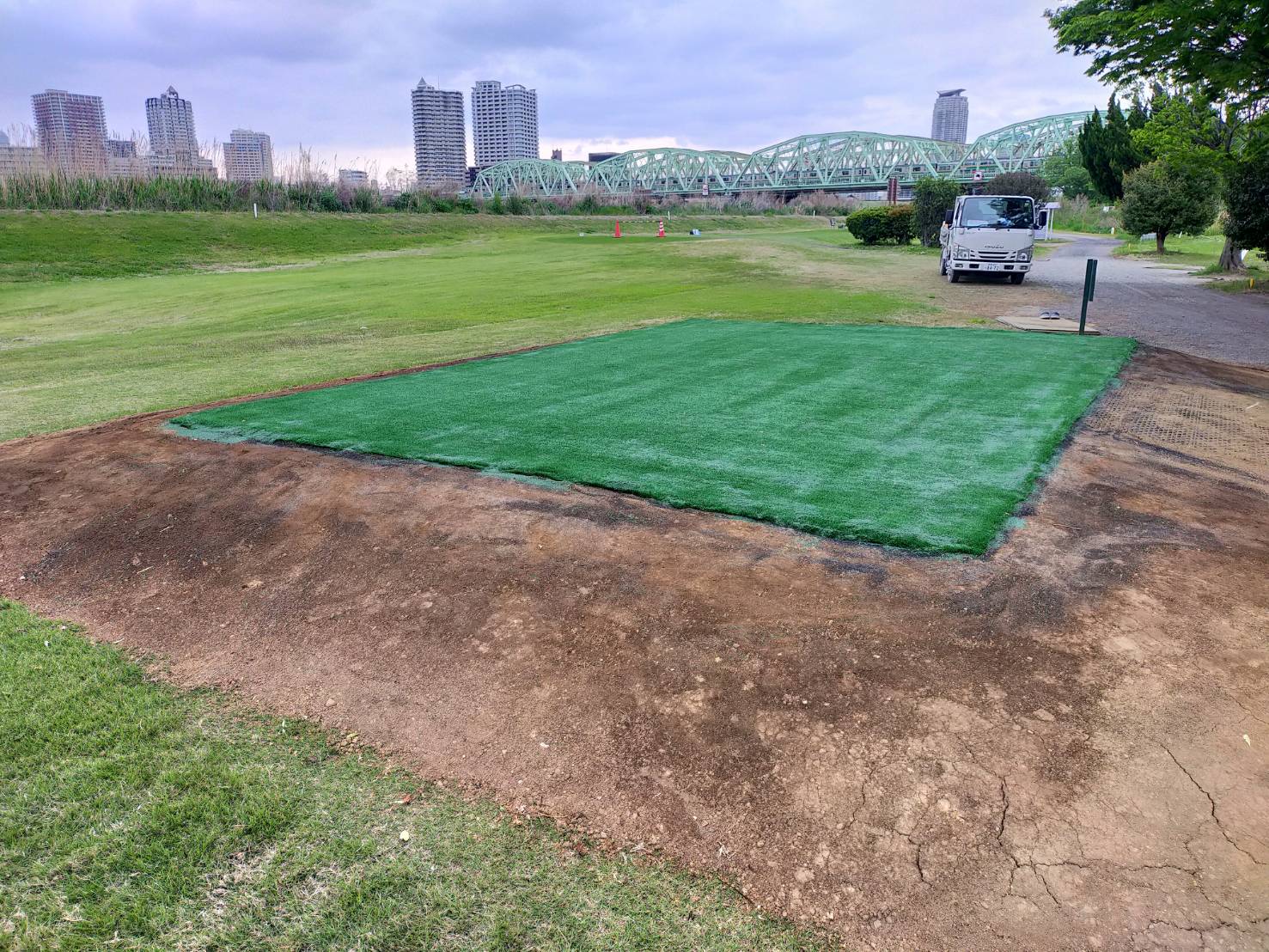 【ゴルフ場のティーイングエリア用人工芝「ティーターフ」】 人工芝Life