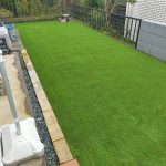 【お庭でプールをやるなら、下地から施工する人工芝】
